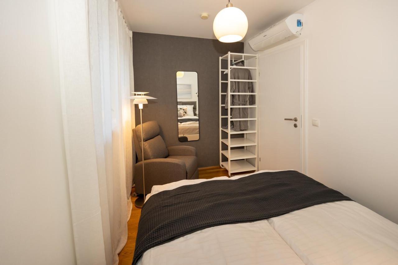 Rooftop Cozy Near Innerstadt With Ac Apartament *