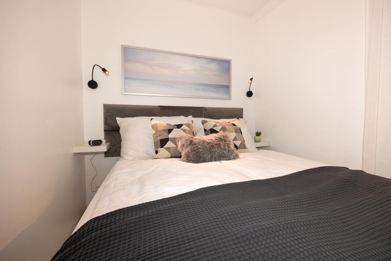 Rooftop Cozy Near Innerstadt With Ac Appartement Wenen